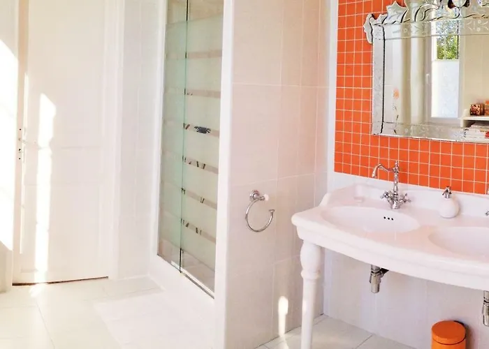 Madeleine Oda ve Kahvaltı 3*